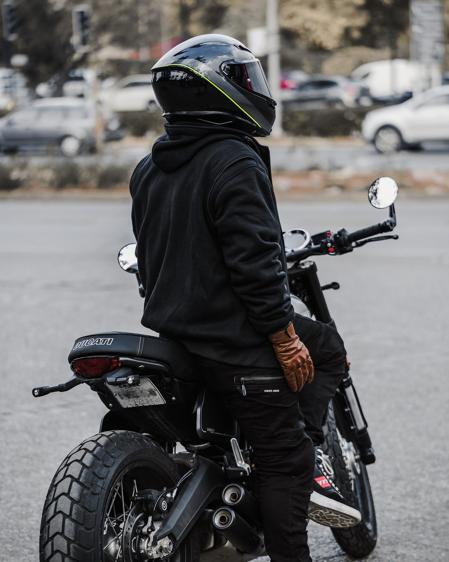 Poleron con protecciones «REBEL HOODIE RIDER»