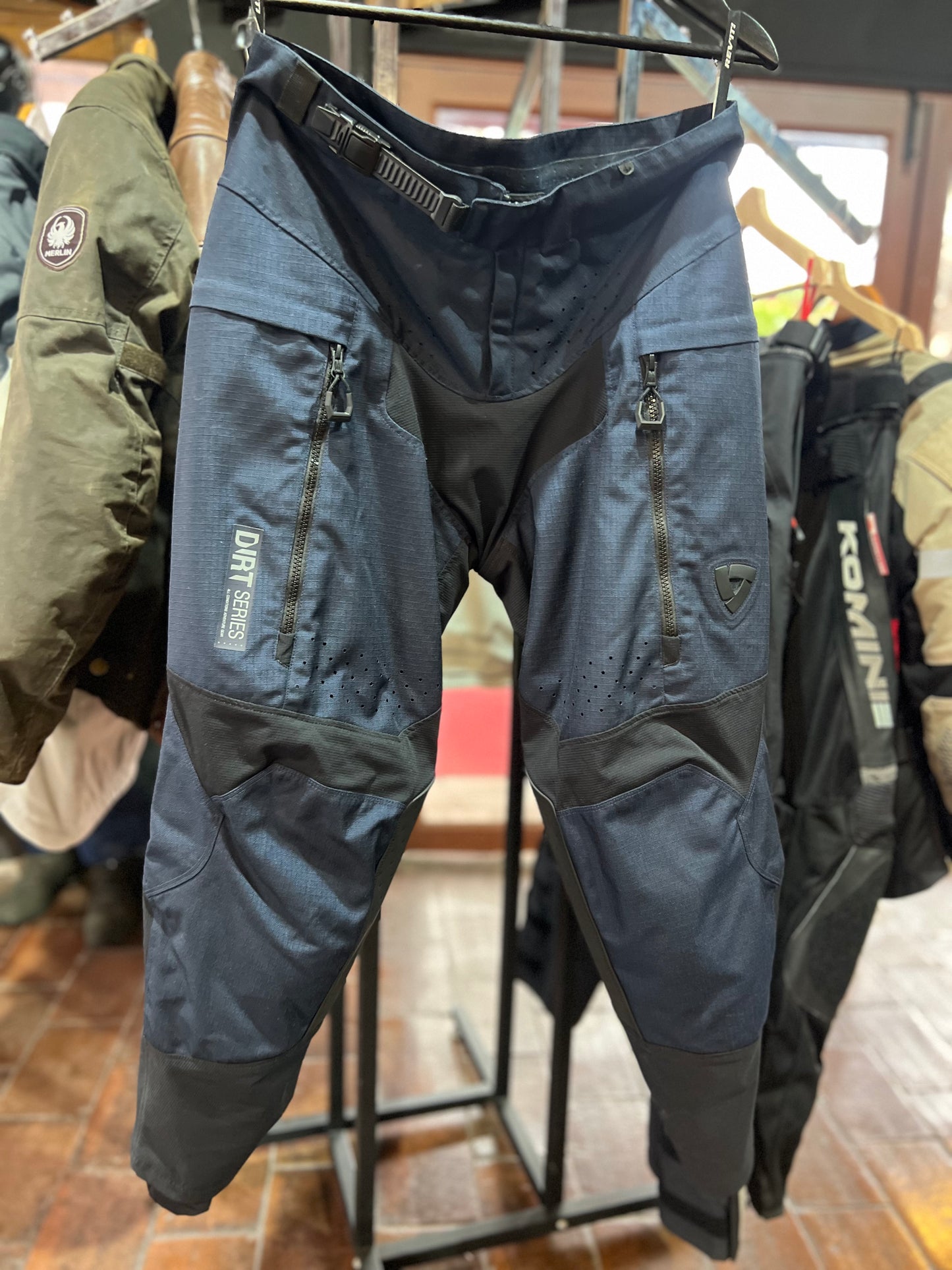 Pantalón moto Revit