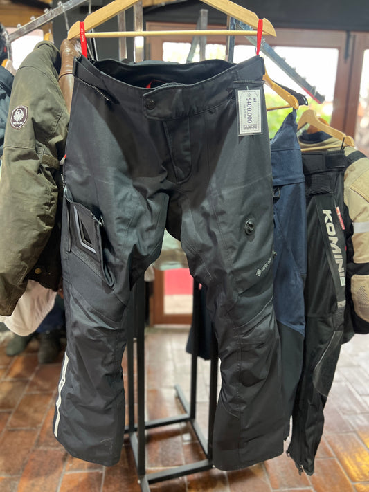 Pantalón moto Revit